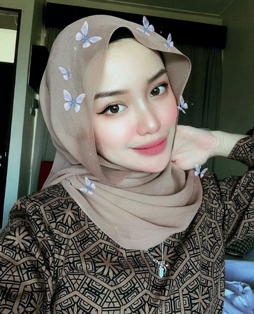 Beautiful Malaysian Woman