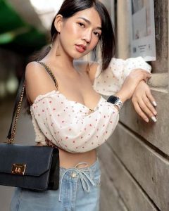 Beautiful Singaporean Girls: What Makes Them Ideal Wives?