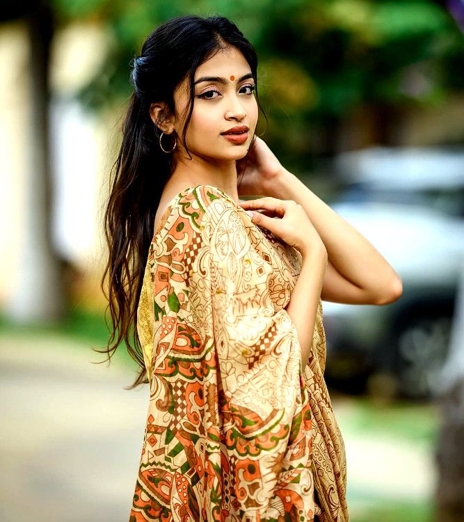 Lanka girl sri Charming Sri